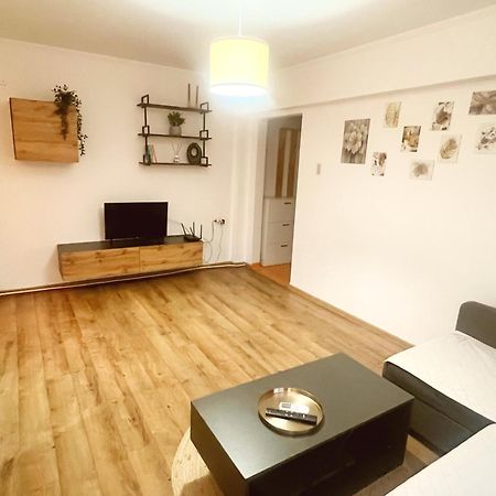 Piata Ovidiu 14 Lowcost Constanţa Esterno foto