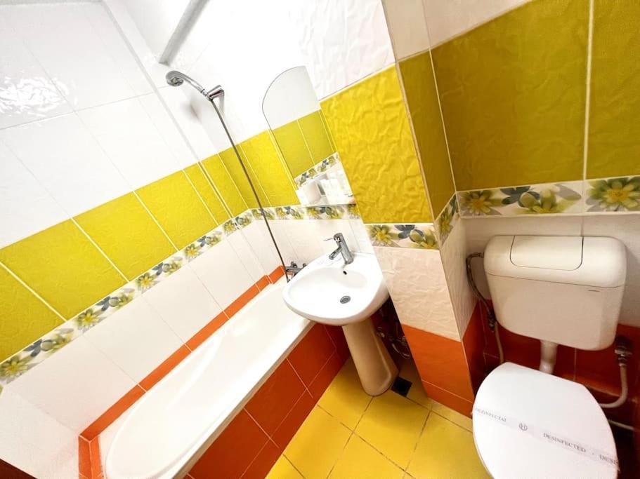 Piata Ovidiu 14 Lowcost Constanţa Esterno foto